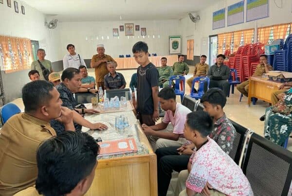 Kepala BNNK Labuhanbatu Utara R.L.P. Sihotang, MH beserta tim melaksanakan kunjungan ke Kantor Desa Padang